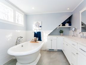 1289 Walnut St, Newton MA 02461