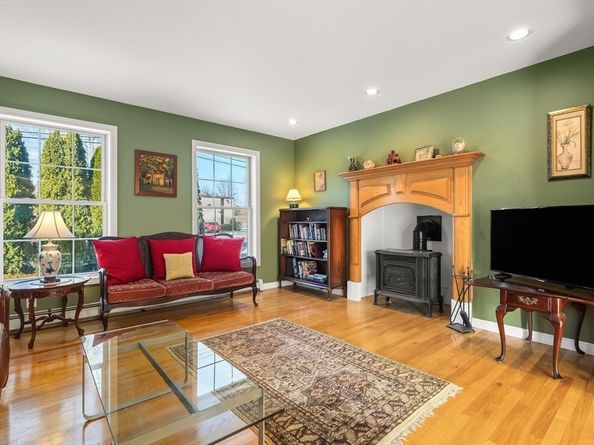 303 School St, Acton MA 01720