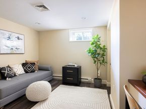 26 Knowles 26, Newton MA 02459