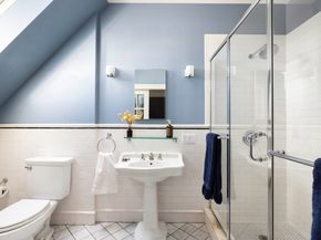 26 Knowles 26, Newton MA 02459