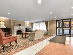 1008 Paradise Road 1M, Swampscott MA 01907