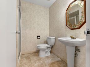 1008 Paradise Road 1M, Swampscott MA 01907