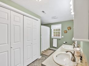 27 Ridge Dr 27, Middleboro MA 02346