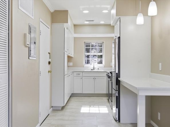 116 Lake Shore Road 4, Boston MA 02135