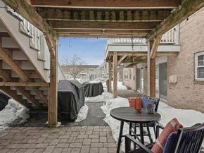 70 Washington Park Dr 6, Andover MA 01810