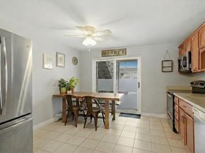 70 Washington Park Dr 6, Andover MA 01810