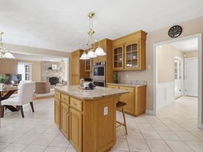 2 Pipers Gln, Andover MA 01810