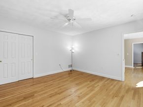 2 Pipers Gln, Andover MA 01810