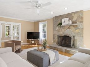 2 Pipers Gln, Andover MA 01810