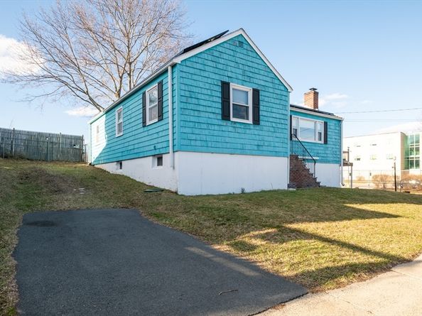 189 Holyoke St, Lynn MA 01905