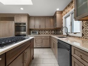 6 Tally Ho Lane, Framingham MA 01701