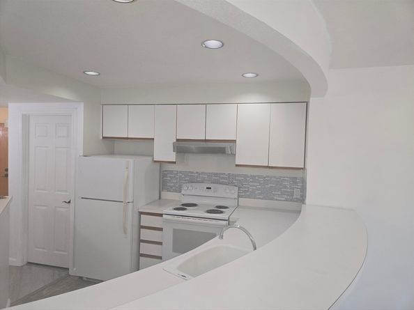 165 Cottage St 706, Chelsea MA 02150