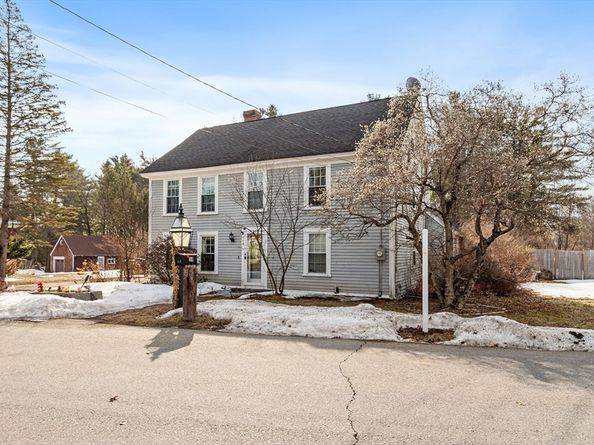 114 Chestnut St, Lunenburg MA 01462