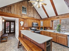 114 Chestnut St, Lunenburg MA 01462