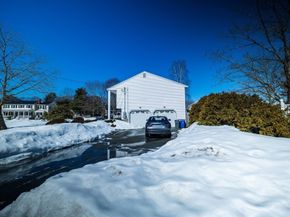 12 Stewart Ln, Beverly MA 01915
