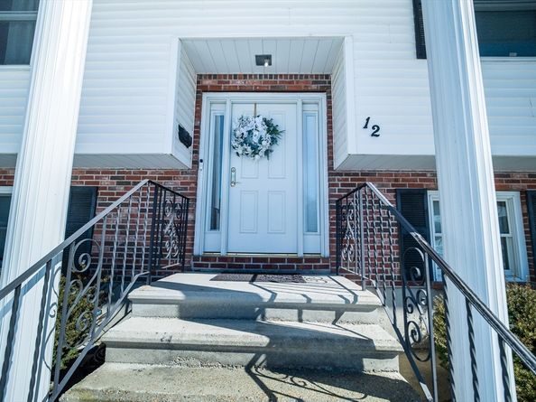 12 Stewart Ln, Beverly MA 01915