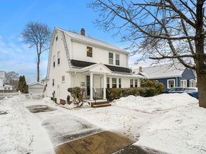 11 Evans Rd, Peabody MA 01960