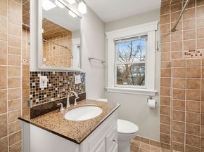 11 Evans Rd, Peabody MA 01960