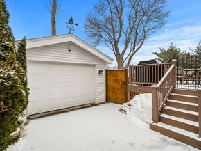 11 Evans Rd, Peabody MA 01960