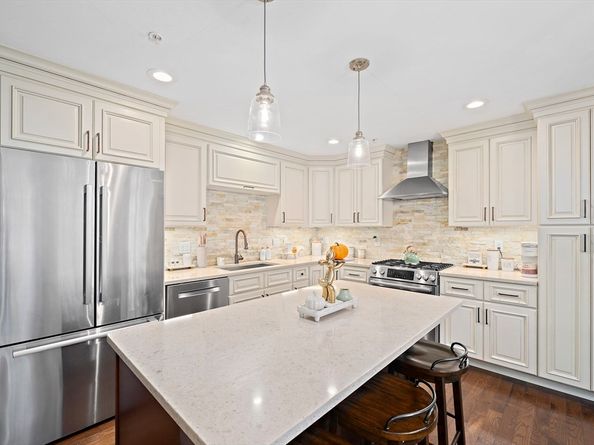 6 Audubon Way 6, Canton MA 02021