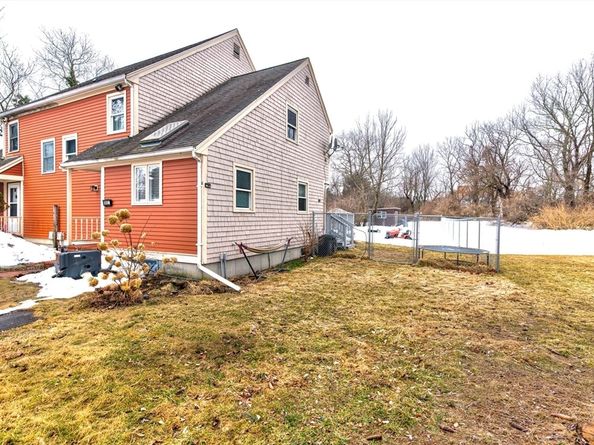 845 Plymouth St 845, Bridgewater MA 02324