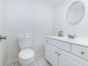 845 Plymouth St 845, Bridgewater MA 02324