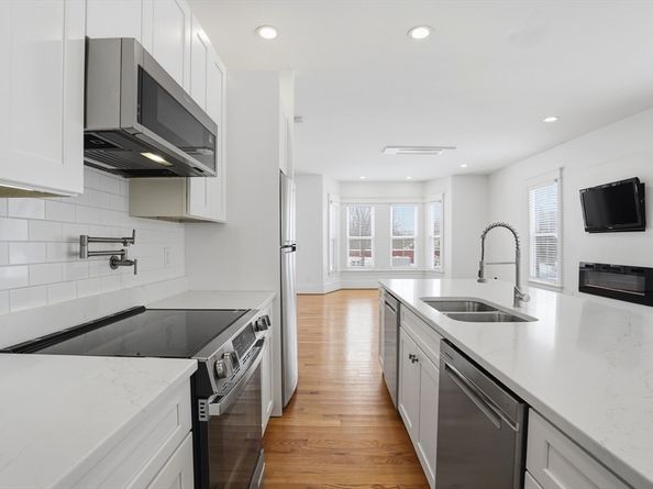 11-15 Taylor Street, Littleton MA 01460