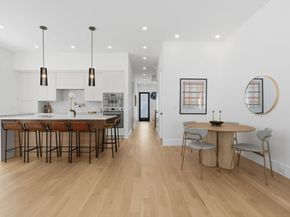 156 Langley Rd 156, Newton MA 02459