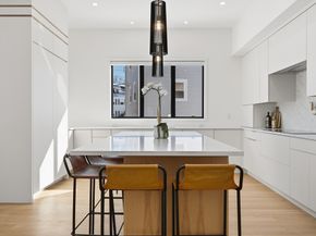 156 Langley Rd 156, Newton MA 02459