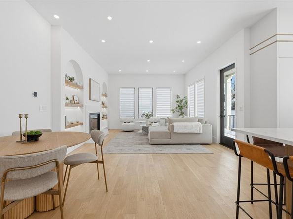 156 Langley Rd 156, Newton MA 02459