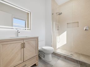 156 Langley Rd 156, Newton MA 02459