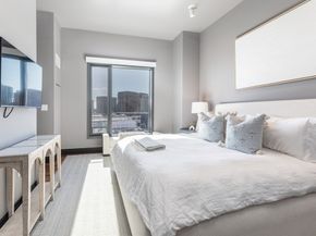 300 Pier 4 Blvd PH J, Boston MA 02210