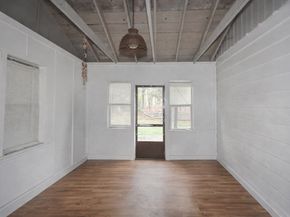 26 Valleyview Rd, Leominster MA 01453