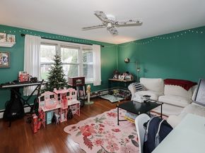 26 Valleyview Rd, Leominster MA 01453