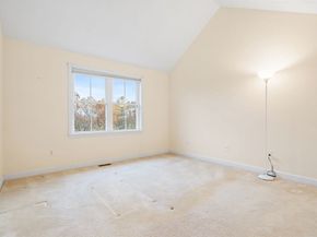 7E Strawberry Lane E, Hudson MA 01749