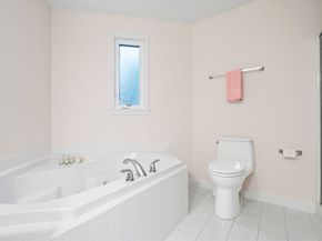 7E Strawberry Lane E, Hudson MA 01749