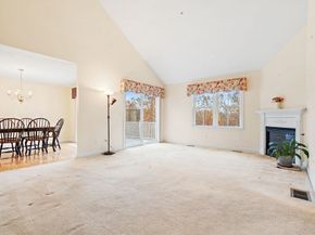 7E Strawberry Lane E, Hudson MA 01749