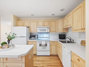 7E Strawberry Lane E, Hudson MA 01749