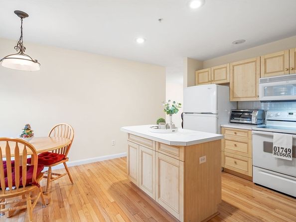 7E Strawberry Lane E, Hudson MA 01749