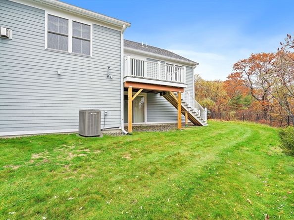 7E Strawberry Lane E, Hudson MA 01749