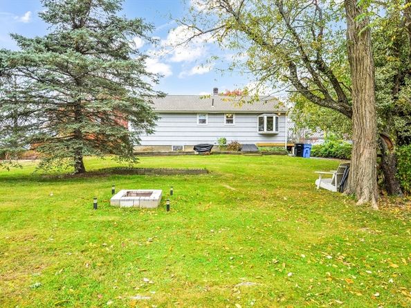 360 High St, Whitman MA 02382