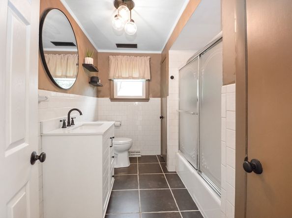 360 High St, Whitman MA 02382