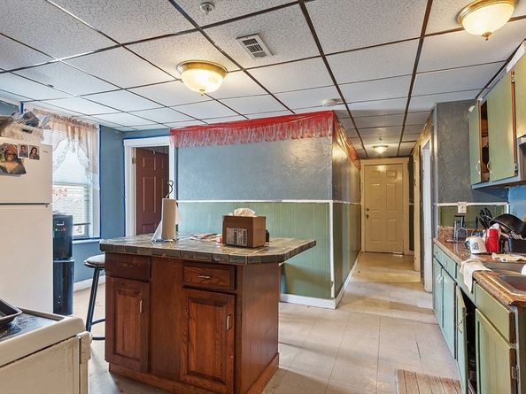 40 Aetna Street, Worcester MA 01604