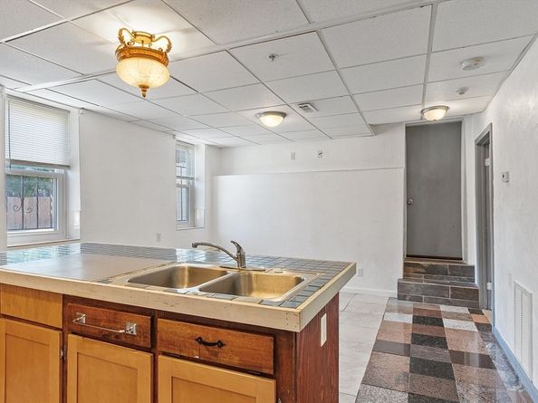 40 Aetna Street, Worcester MA 01604