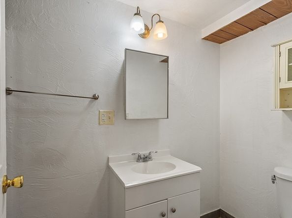 40 Aetna Street, Worcester MA 01604