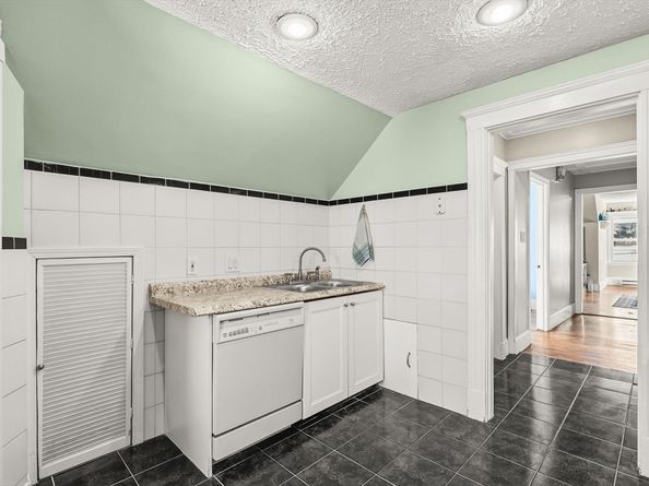 4 Elm St 3, Peabody MA 01960