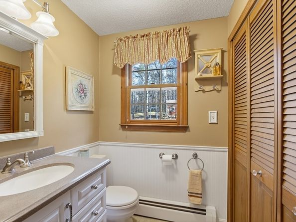 302 Ash St, Winchendon MA 01475