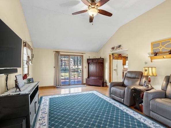 302 Ash St, Winchendon MA 01475