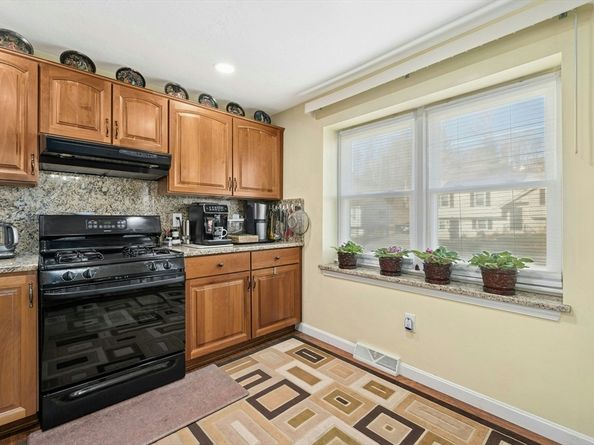 76 Parsons Hill Dr A, Worcester MA 01603