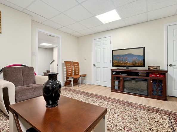 76 Parsons Hill Dr A, Worcester MA 01603